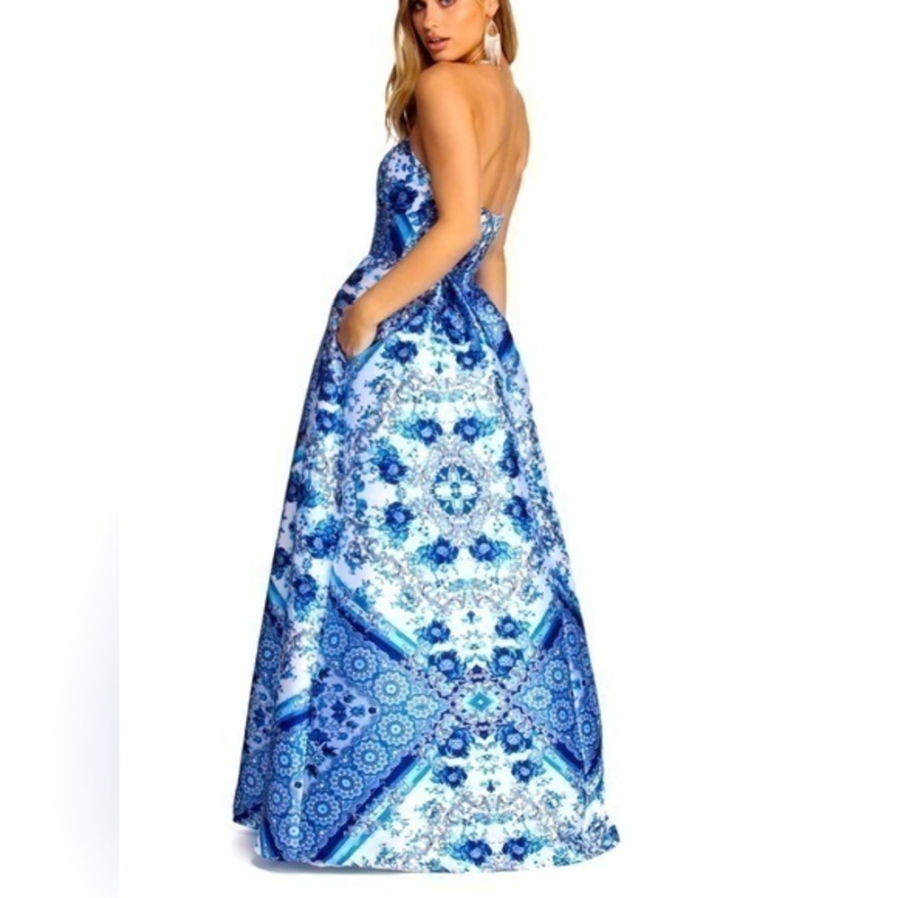 Speechless ball gown bohemian floral satin long dress sleeveless size 9 NWT